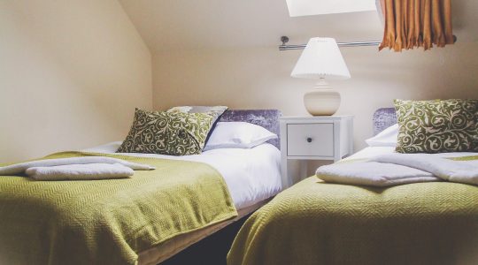 Twin bedroom upstairs in Foxglove Cottage